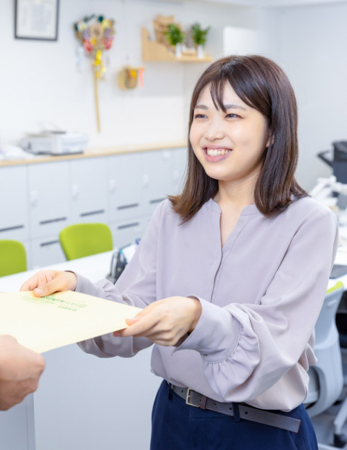 仕事中や休憩中など