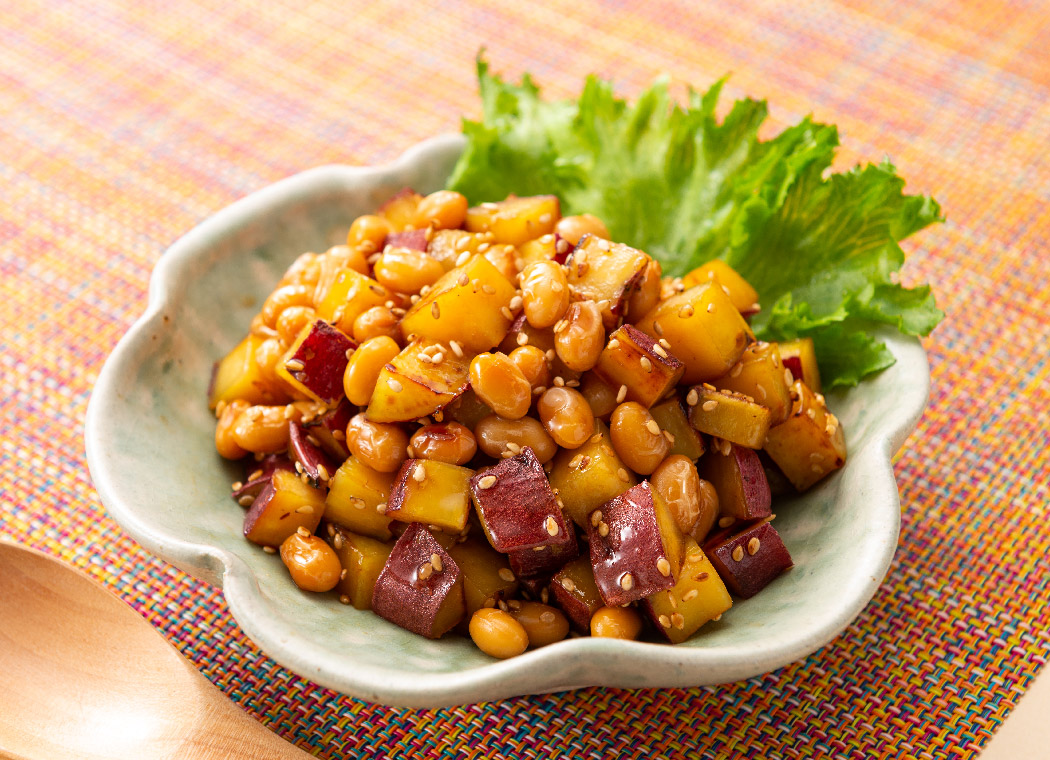 さつまいもと大豆の甘辛煮 おすすめアレンジレシピ お豆を中心としたつくだ煮 お惣菜とおせち おいしいかんどうずっといつまでも カネハツ食品株式会社