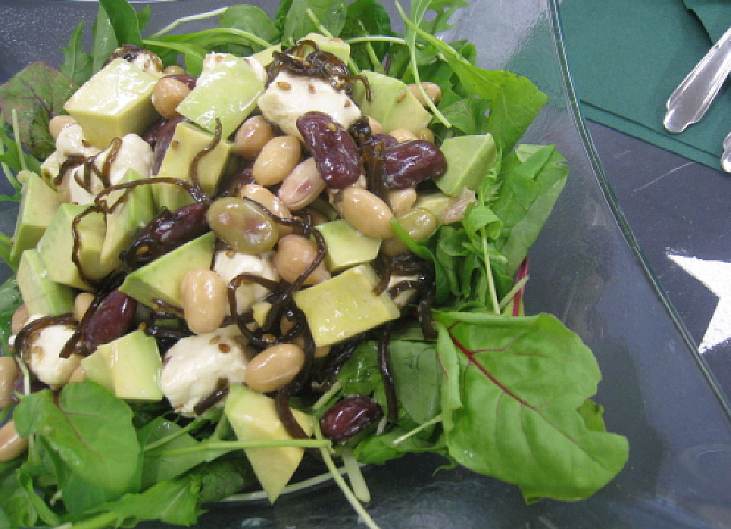 サラダに まめを使用 アイスプラントのツナマヨサラダ おすすめアレンジレシピ お豆を中心としたつくだ煮 お惣菜とおせち おいしいかんどうずっといつまでも カネハツ食品株式会社