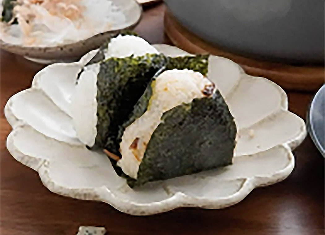小魚とくるみの激うまおにぎり おすすめアレンジレシピ お豆を中心としたつくだ煮 お惣菜とおせち おいしいかんどうずっといつまでも カネハツ食品株式会社