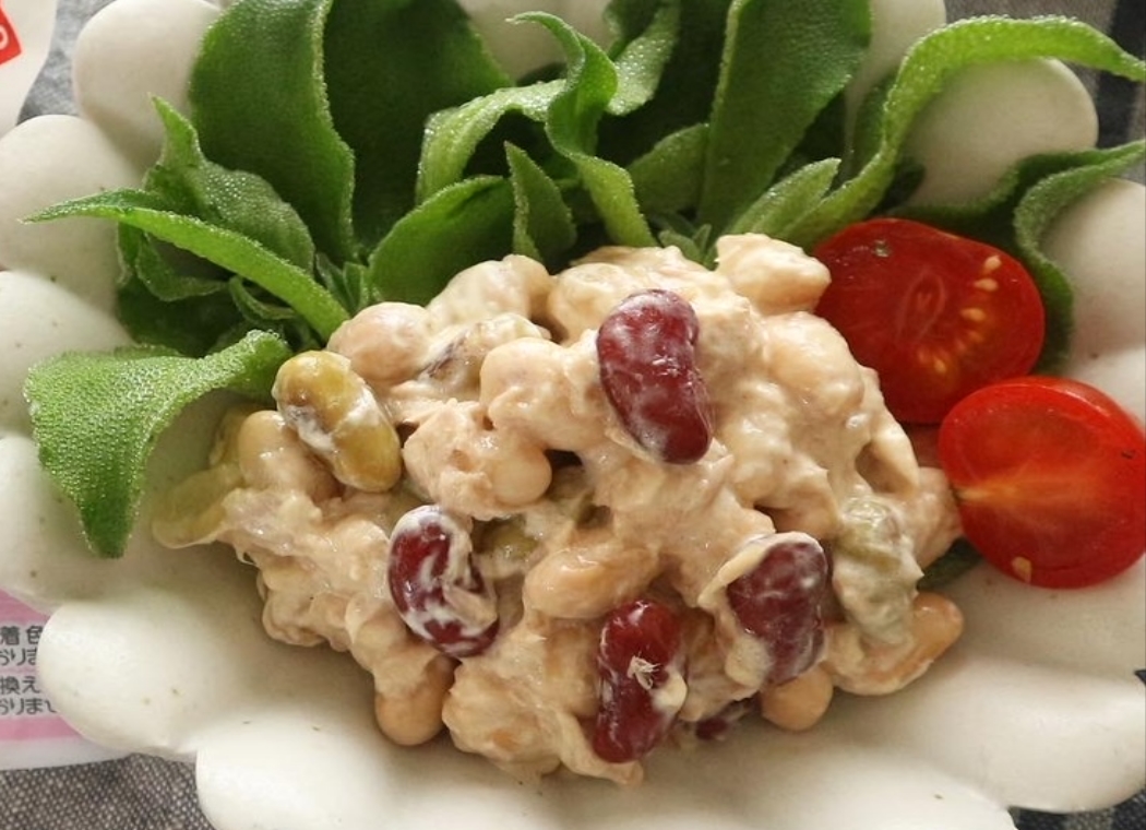サラダに まめを使用 アイスプラントのツナマヨサラダ おすすめアレンジレシピ お豆を中心としたつくだ煮 お惣菜とおせち おいしいかんどうずっといつまでも カネハツ食品株式会社